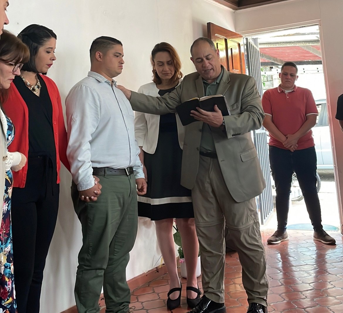 Oración de comisionamiento — nuevo pastor, Costa Rica